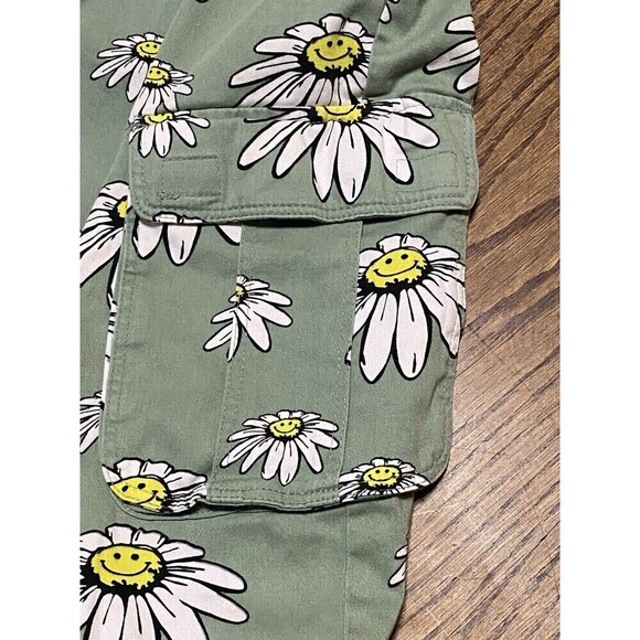 BSR by Samii Ryan Cargo Pants Size 9 Smiley Face Daisy Green Pants - Picture 8 of 13